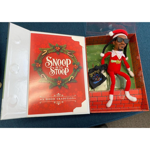 Snoop on the Stoop 12” A Hood Tradition Snoop Dogg Christmas Red Plush Figurine - Picture 5 of 12